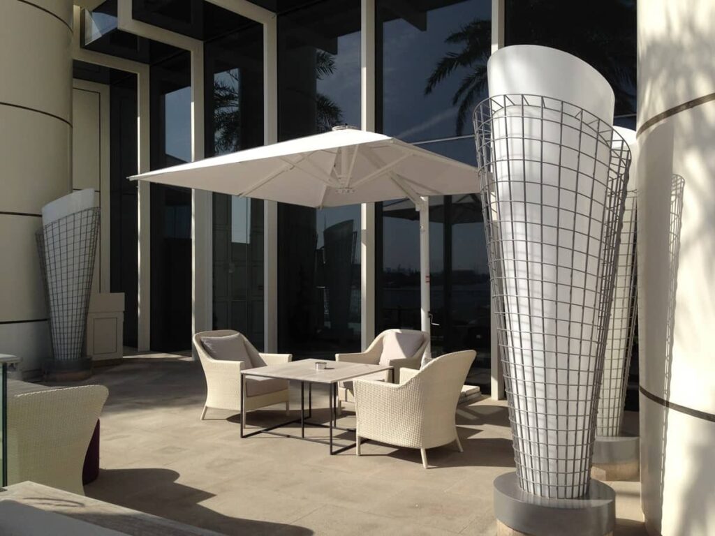 06uhlmann cantilever umbrella fx dubai