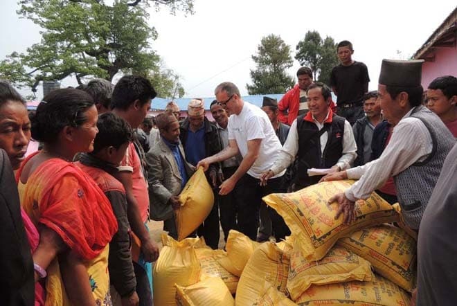 uhlmann unterstuetzt nepal 3
